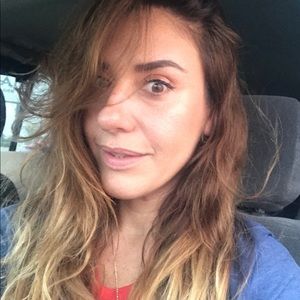 Meet your Posher, Rona